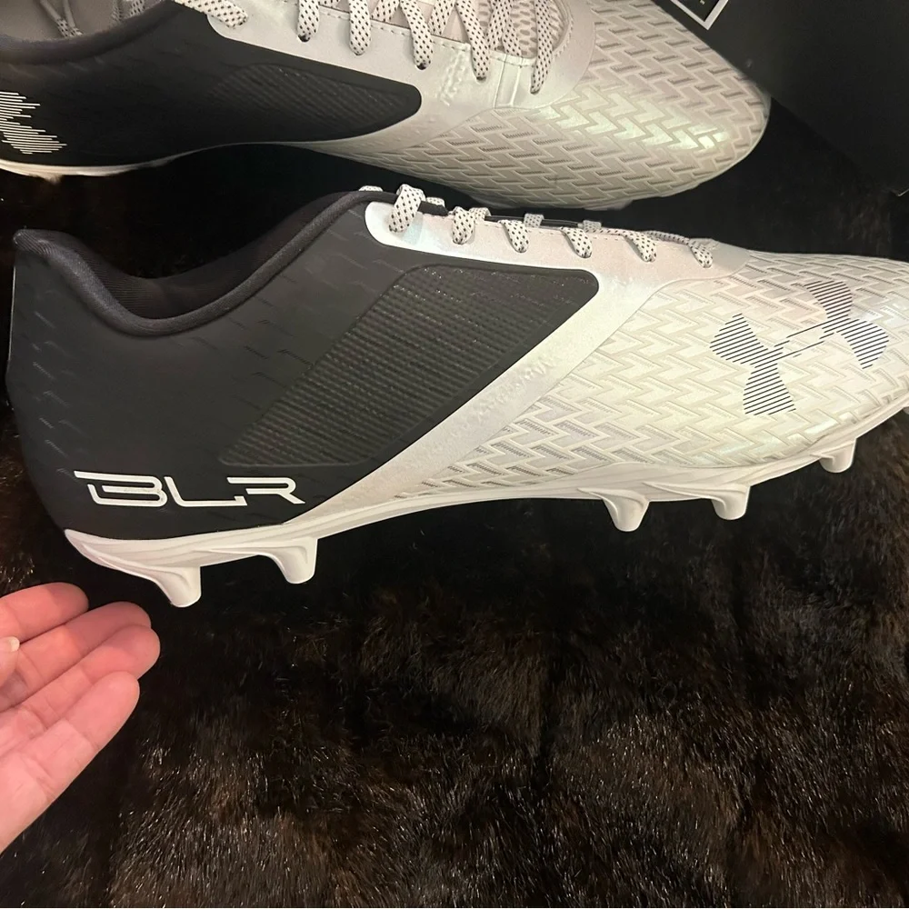 Under Armour Blur Select Low MC Football Cleats Men’s Size 15 White Black